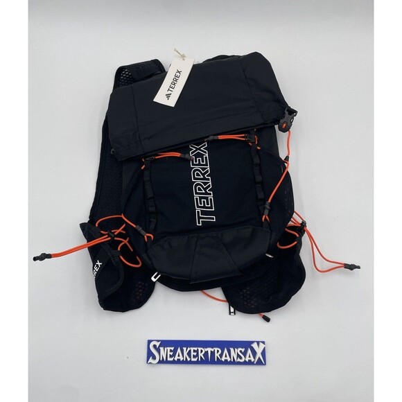New Adidas Terrex Aeroready Speed Hiking Running Backpack 15L Size M IN4656 New Adidas Terrex Aeroready Speed Hiking Running Backpack 15L Size M IN4656